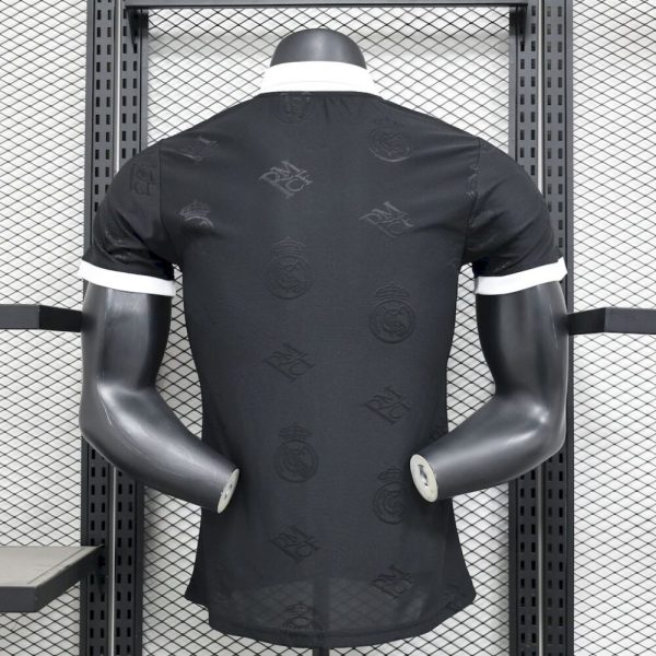 Real Madrid  2025/26 Black Special Edition Jersey Player Version - Image 2