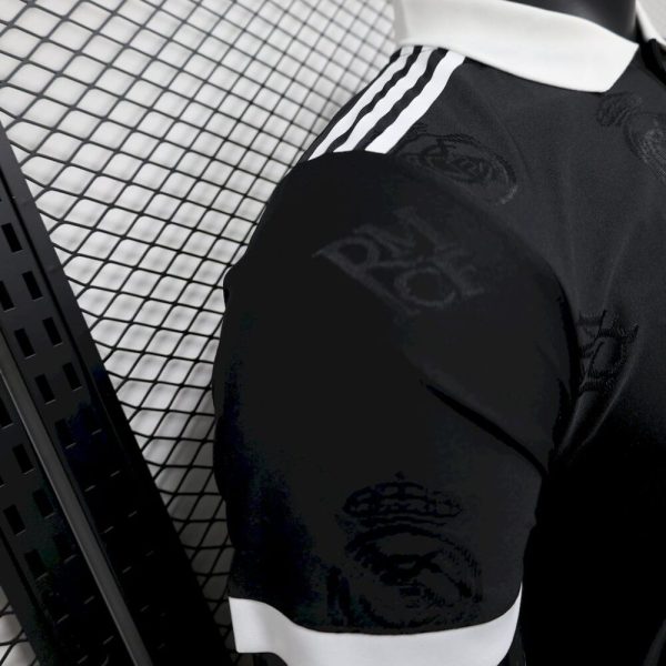 Real Madrid  2025/26 Black Special Edition Jersey Player Version - Image 3