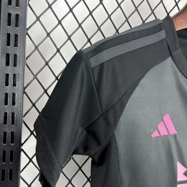 Inter Miami 2025/26 Away Kids Kit - Image 4