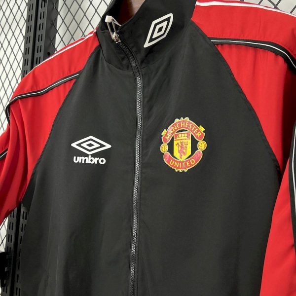Manchester United 1998-99 Player Windbreaker - Image 6