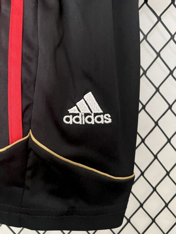 Ac Milan 2006/07 Home Kids Retro Jersey And Shorts - Image 4
