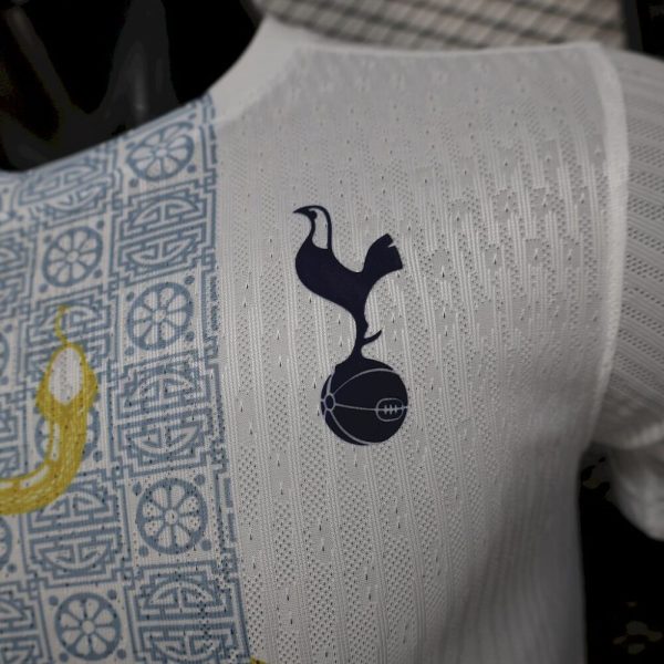 Tottenham Hotspur 2025/26 White Gold Snake Edition Jersey Player Version - Image 3