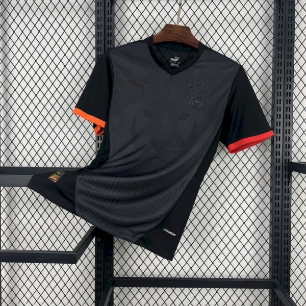 Galatasarays 2025/26 Black Special Edition Jersey