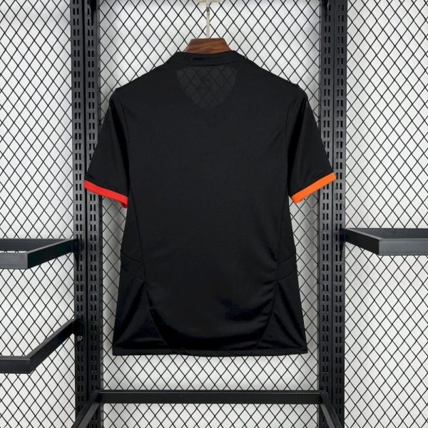 Galatasarays 2025/26 Black Special Edition Jersey - Image 2