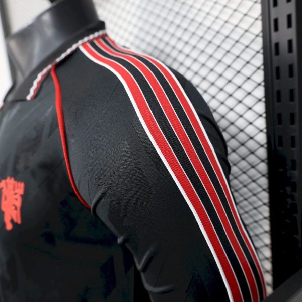 Manchester United 2025/26 Special Edition  Jersey Player Version - Image 6