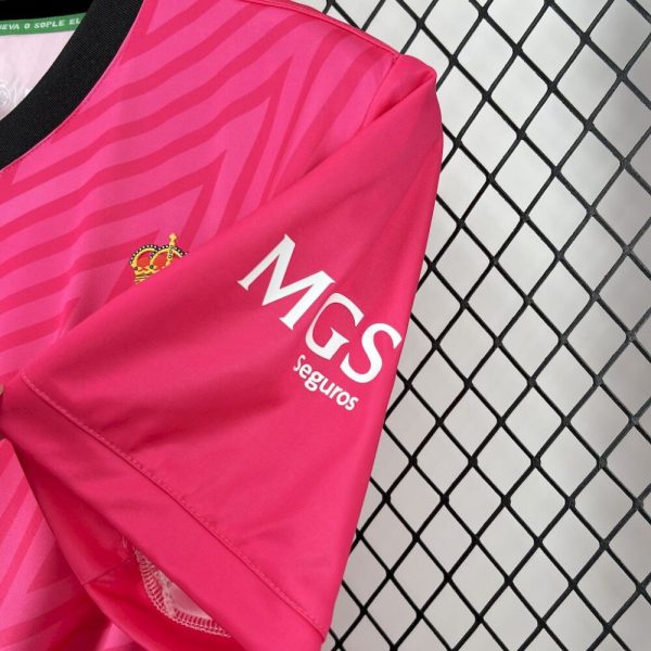Racing De Santander 2024/25 Pink Goalkeeper Jersey - Image 3