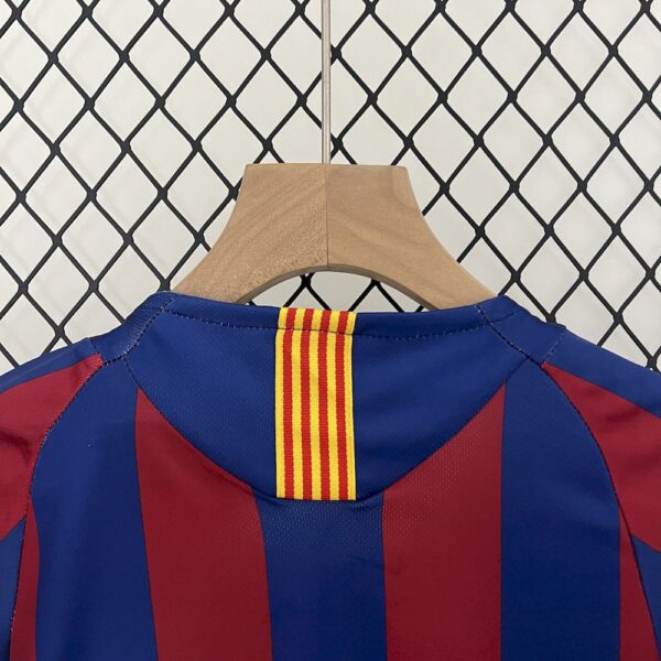 Barcelona 2005/06 Home Kids Retro Jersey And Shorts - Image 4