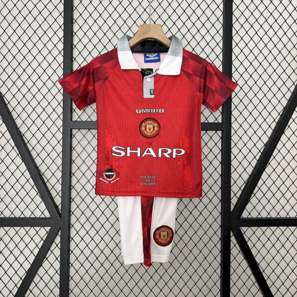 Manchester United 1996/97 Home Kids Retro Jersey And Shorts