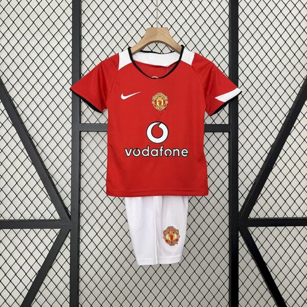 Manchester United 2004/06 Home Kids Retro Jersey And Shorts