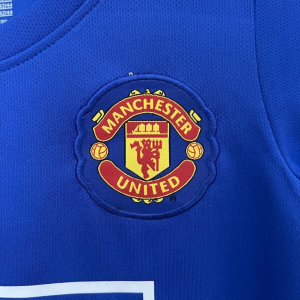 Manchester United 2008/09 Third Kids Retro Jersey And Shorts - Image 4