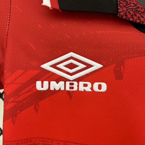 Manchester United 1994/96 Home Kids Retro Jersey And Shorts - Image 7