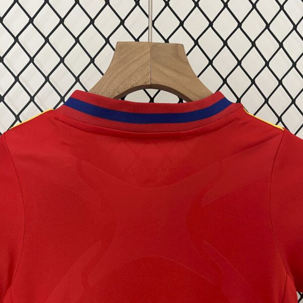 Spain 2010 Home Kids Retro Jersey And Shorts - Image 6