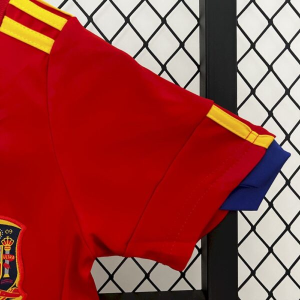 Spain 2010 Home Kids Retro Jersey And Shorts - Image 5