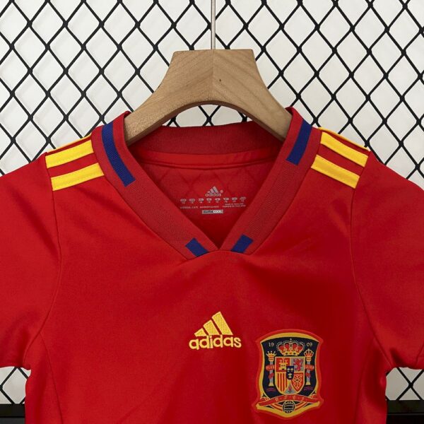 Spain 2010 Home Kids Retro Jersey And Shorts - Image 3