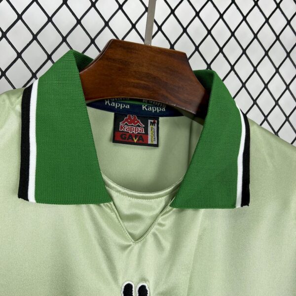 Real Betis 1999/00 Away Retro Jersey - Image 5