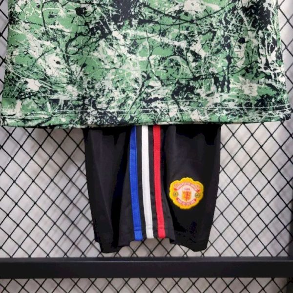 Manchester United 2024/25 Stone Roses Originals Icon Edition Kids Kit - Image 5