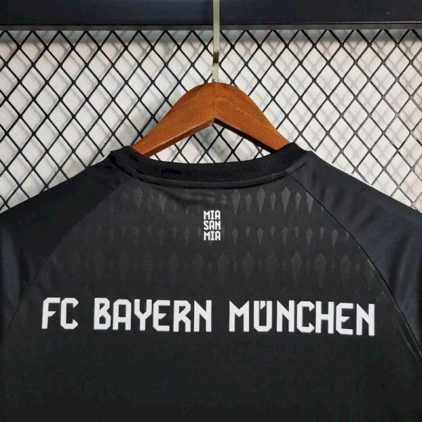 Bayern Munich 2023/24 Goalkeeper Jersey - Image 6
