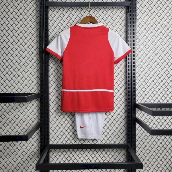 Arsenal 2002/04 Home Kids Retro Jersey And Shorts - Image 2