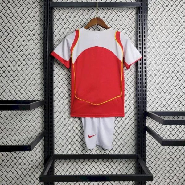 Arsenal 2004/05 Home Kids Retro Jersey And Shorts - Image 3