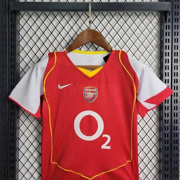 Arsenal 2004/05 Home Kids Retro Jersey And Shorts - Image 2