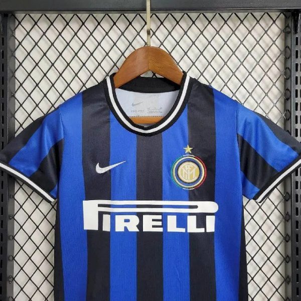 Inter Milan 2009/10 Home Kids Retro Jersey And Shorts - Image 2