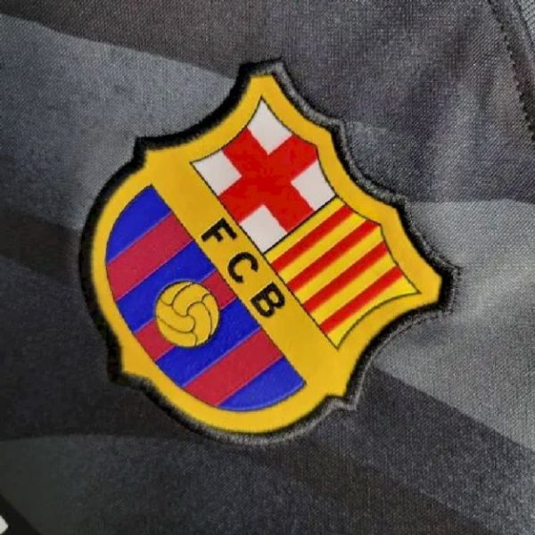 Barcelona 2023/24 Goalkeeper Jersey - Image 5