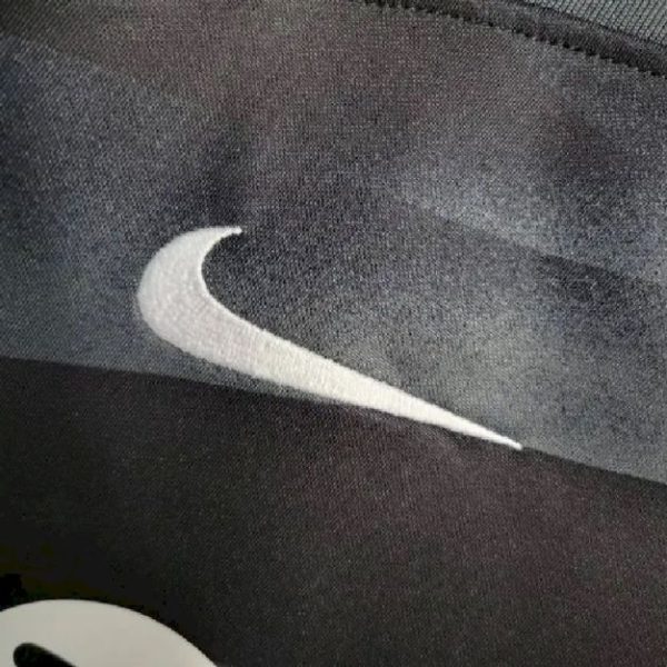 Barcelona 2023/24 Goalkeeper Jersey - Image 4