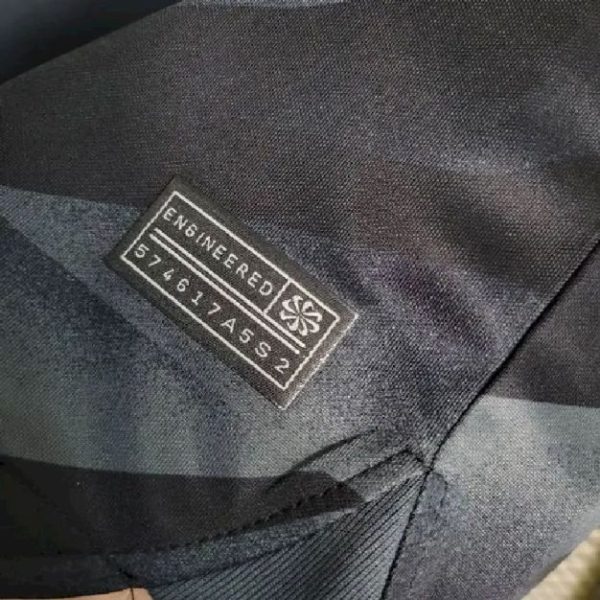 Barcelona 2023/24 Goalkeeper Jersey - Image 6