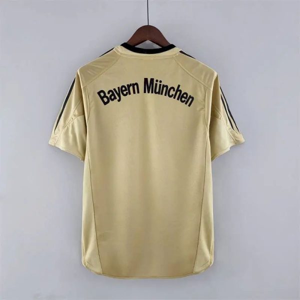 Bayern Munich 2004/05 Away Retro Jersey - Image 8
