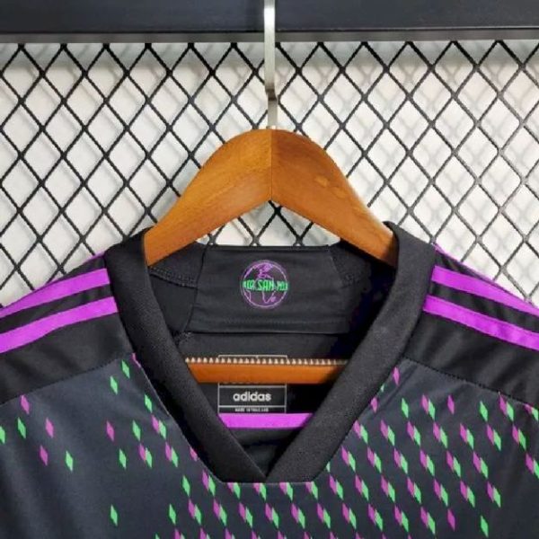 Bayern Munich 2023/24 Away Jersey - Image 4