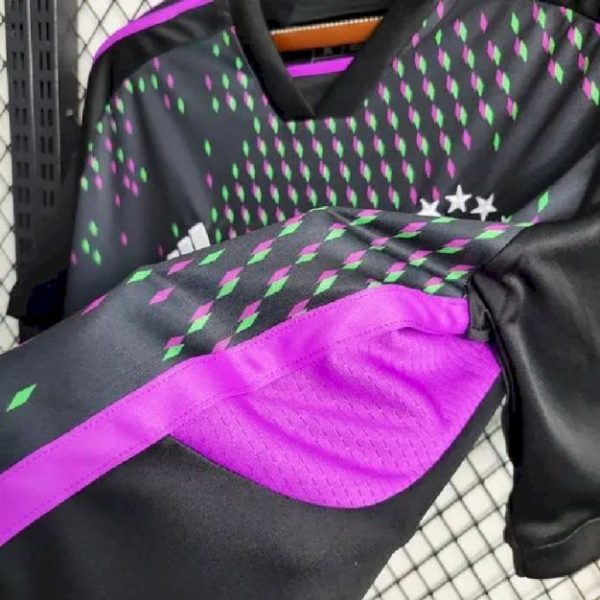 Bayern Munich 2023/24 Away Jersey - Image 7