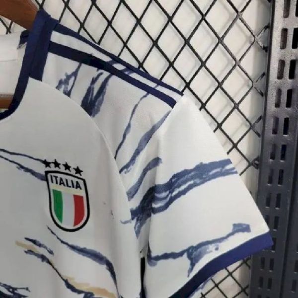 Italy 2023/24 Away Kids Kit - Image 4