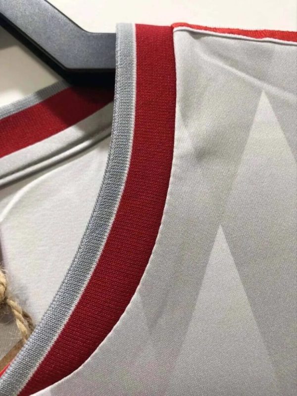 Liverpool 1989/91 Away Long Sleeves Retro Jersey - Image 16