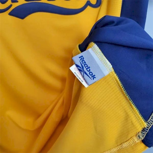 Liverpool 2000/01 Away Retro Jersey - Image 6