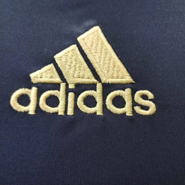 Liverpool 2009/10 Away Retro Jersey - Image 2
