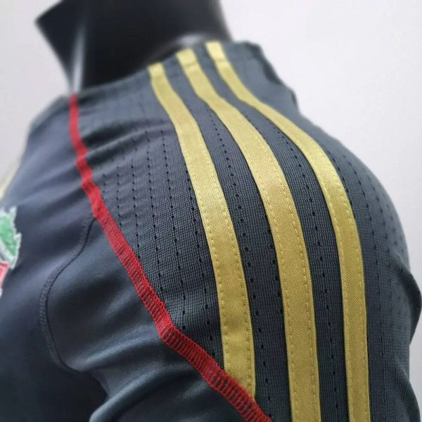 Liverpool 2009/10 Away Retro Jersey - Image 7