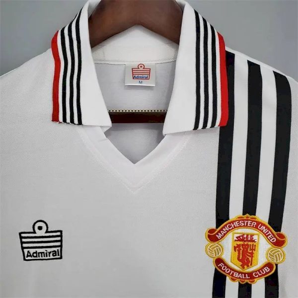 Manchester United 1975/80 Away Retro Jersey - Image 2
