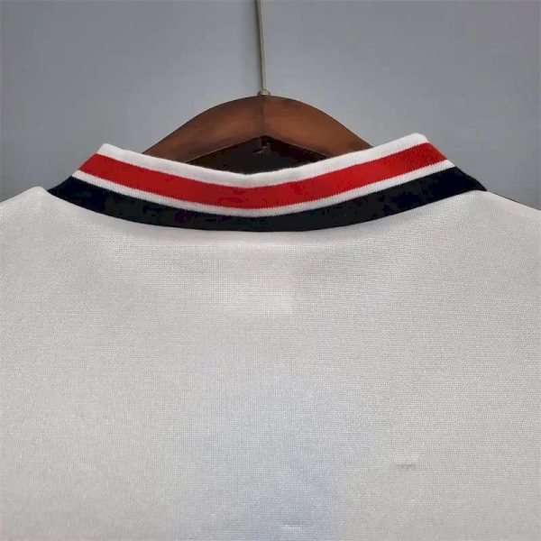 Manchester United 1985 White Retro Jersey - Image 6
