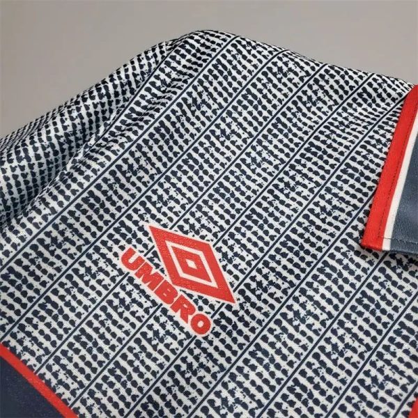 Manchester United 1995/96 Away Retro Jersey - Image 4