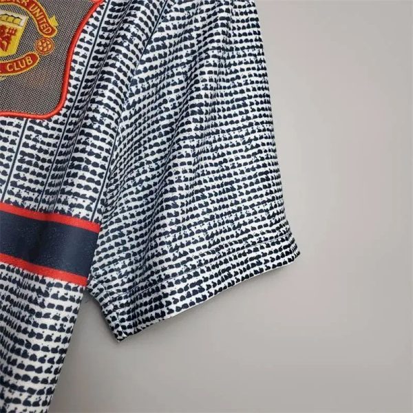Manchester United 1995/96 Away Retro Jersey - Image 6