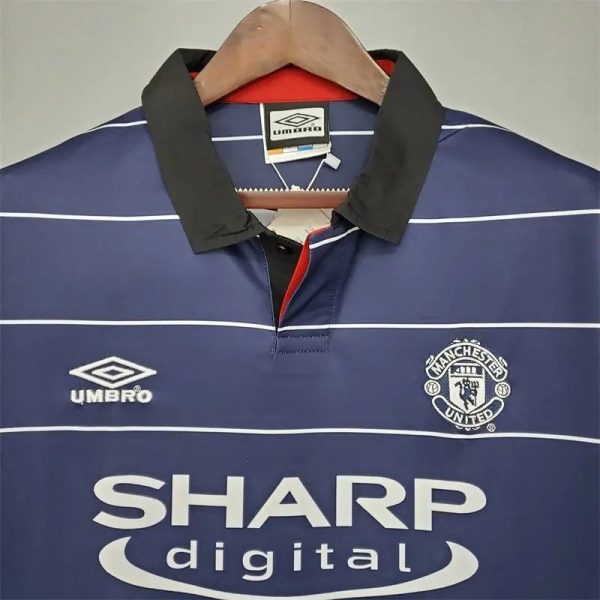 Manchester United 1999/00 Away Retro Jersey - Image 2