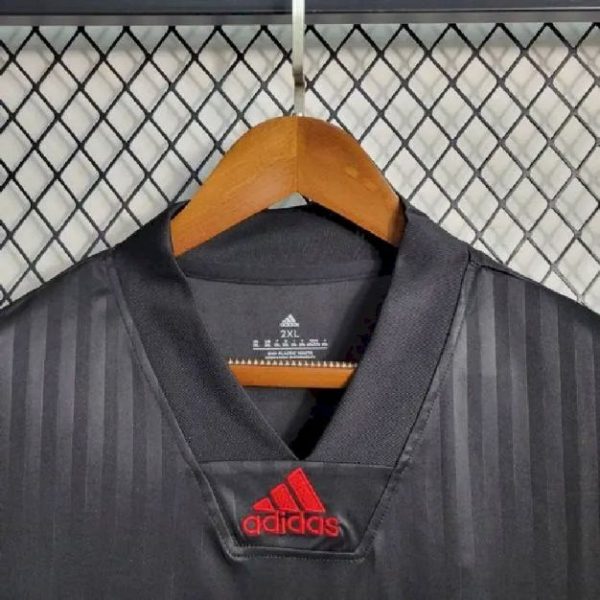 Manchester United 2023/24 Casual Edition Jersey - Image 3