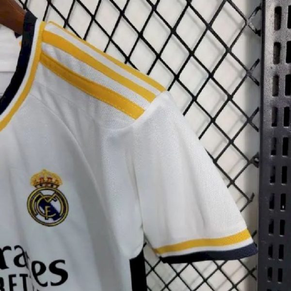 Real Madrid 2023/24 Home Kids Kit - Image 4