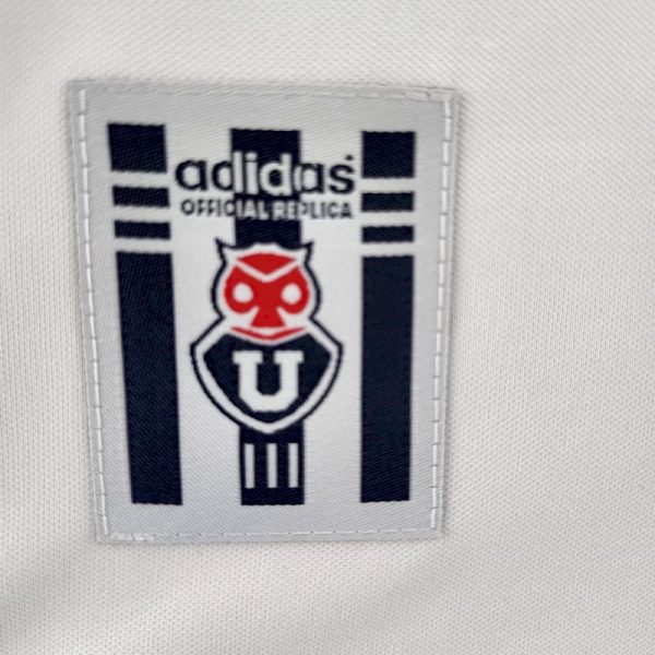 Universidad De Chile 2000-01 Away Retro Jersey - Image 8