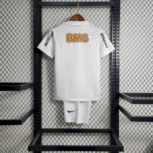 Santos 2011/12 Home Kids Retro Jersey And Shorts - Image 11